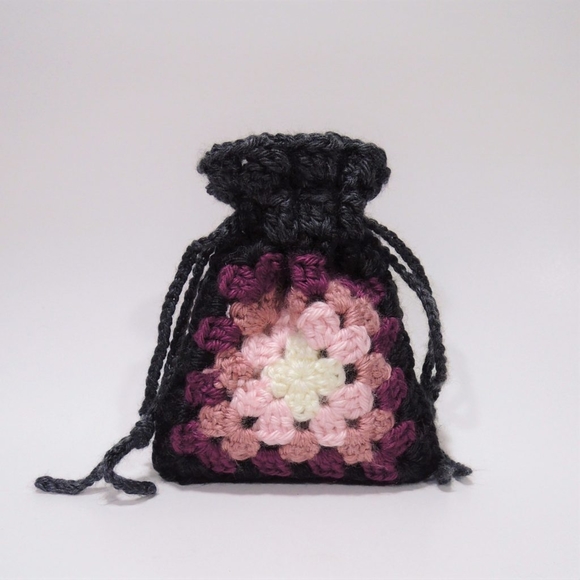 Granny Square Drawstring Pouch - Picture 2 of 10